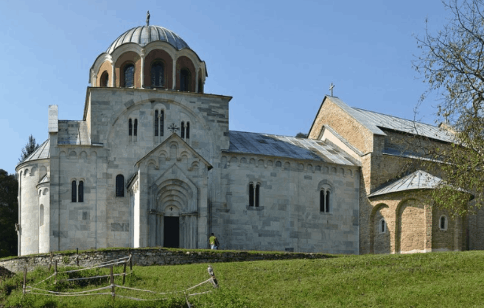 ARHEOLOŠKO OTKRIĆE kod Novog Pazara: Pronađeni ostaci iz SREDNJEG VEKA koji pripadaju NEPOZNATOM IGUMANU manastira <span style='color:red;'><b>Studenica</b></span>